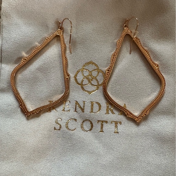 Kendra Scott Sophee Rose Gold Earrings - Picture 1 of 1